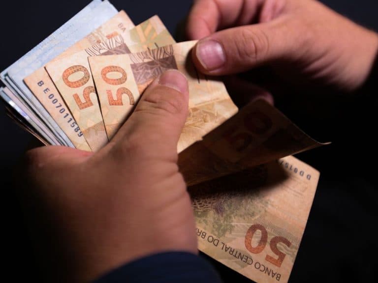 ESPECIAL DIA DO TRABALHADOR: Salário Mínimo sobe para R$1.320,00 e isenção do Imposto de Renda para quem recebe até R$ 2.640