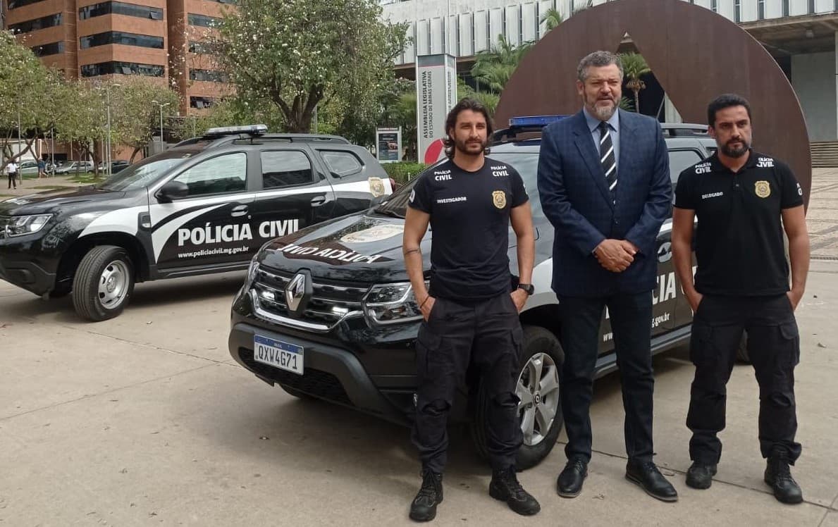 DEPUTADO CAIXA DESTINA VIATURA PARA A POLÍCIA CIVIL DE TRÊS PONTAS