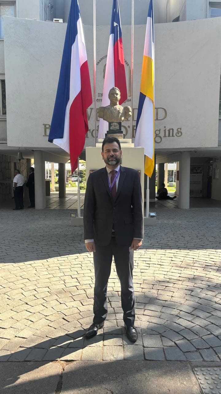 Vice-reitor do Grupo Unis participa de fórum internacional com instituições de 13 países em Santiago